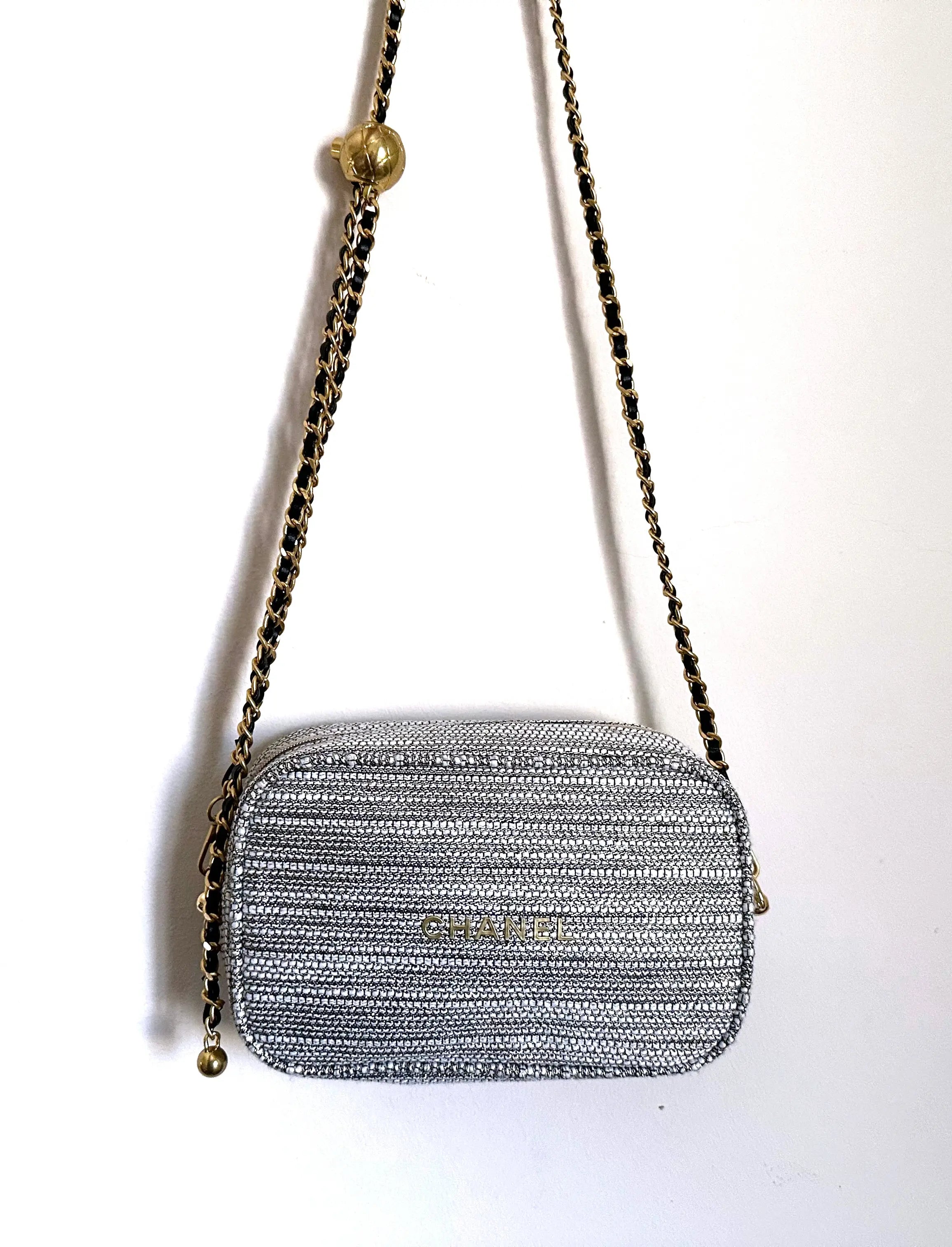 BRASS METAL AND BLACK LEATHER ADJUSTABLE CHAIN dressupyourpurse