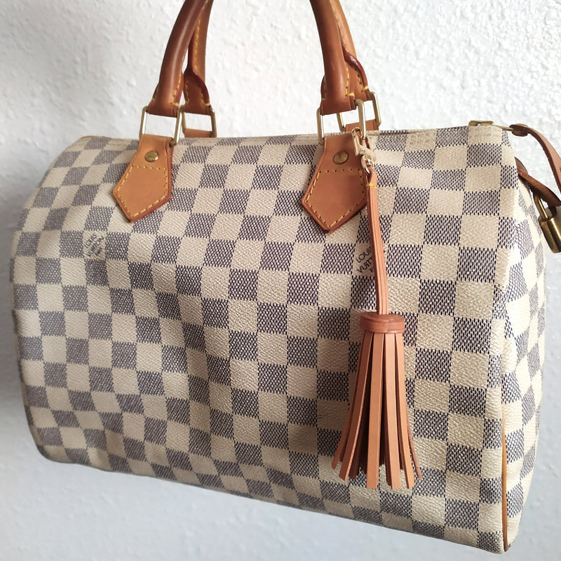 OUTLET Vachetta Leather Medium Tassel Bag Charm 19cm – dressupyourpurse